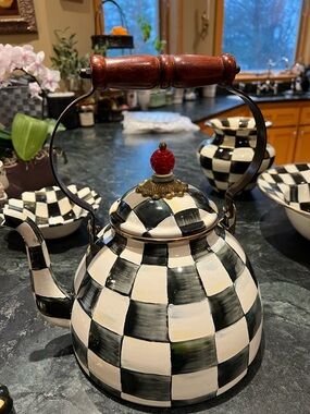 MacKenzie-Child’s Courtly Black and White Checkered Enamel Teapot! Large!